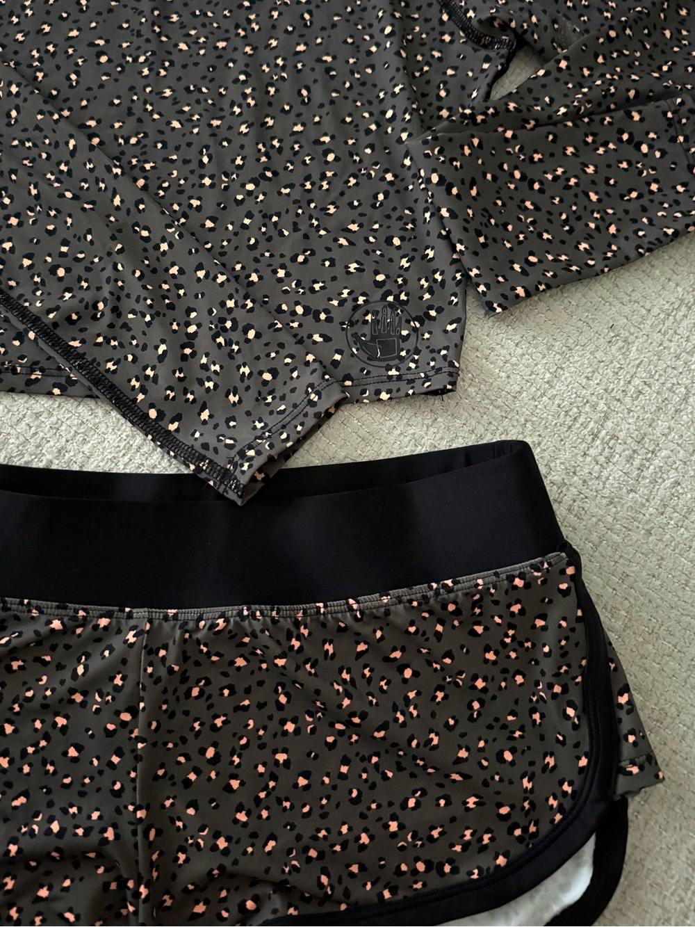 Body Glove Rash Guard Set - Picture 3 of 3